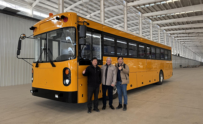 Limi12-meter American school bus